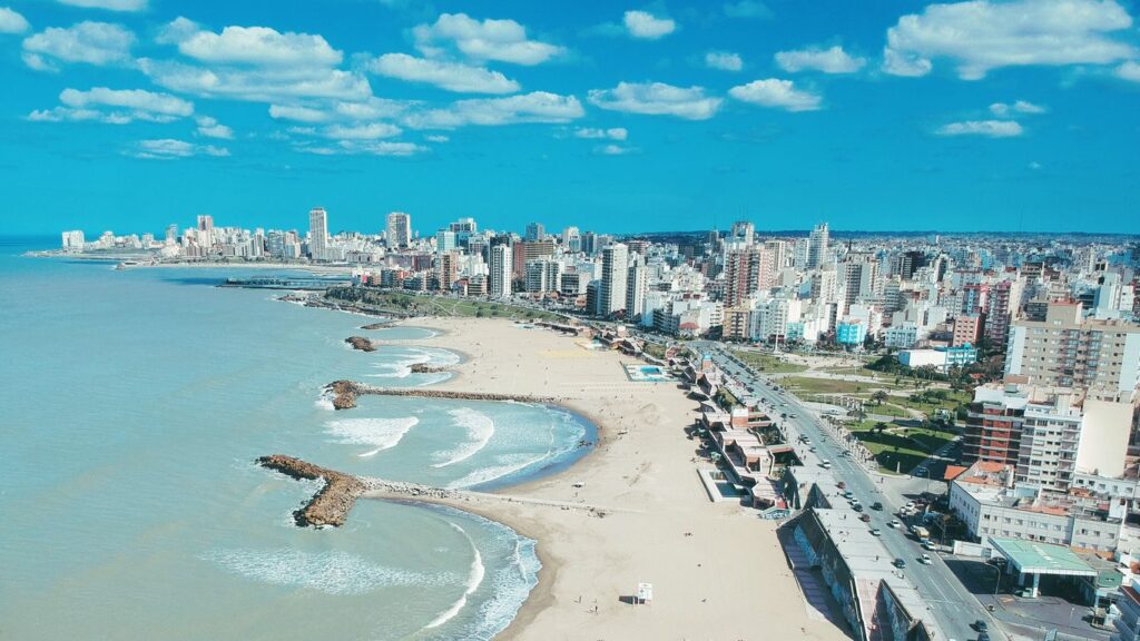 Cómo viajar de Buenos Aires a Mar del Plata barato en 2026: precios, tiempo y opciones